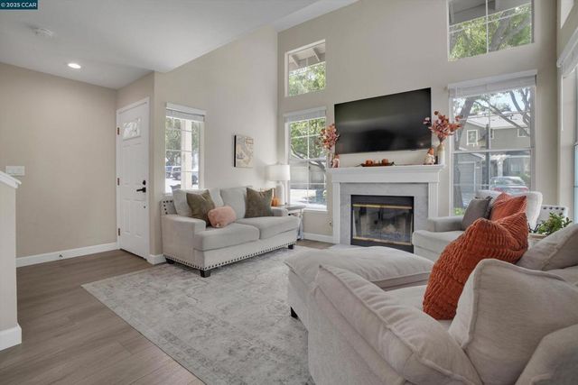 235 Pebblecreek Ct, Martinez, CA 94553