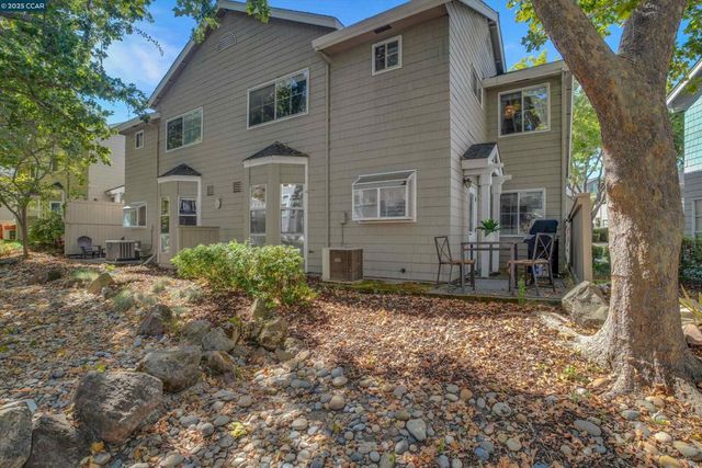 235 Pebblecreek Ct, Martinez, CA 94553