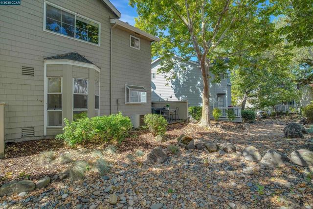 235 Pebblecreek Ct, Martinez, CA 94553