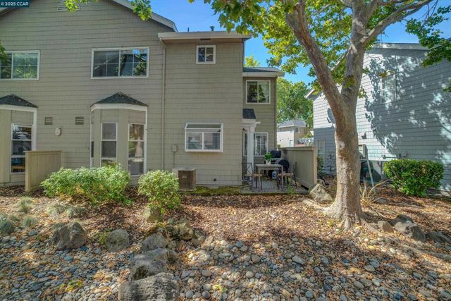 235 Pebblecreek Ct, Martinez, CA 94553