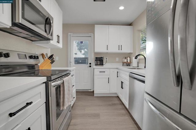 235 Pebblecreek Ct, Martinez, CA 94553