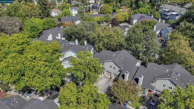 235 Pebblecreek Ct, Martinez, CA 94553