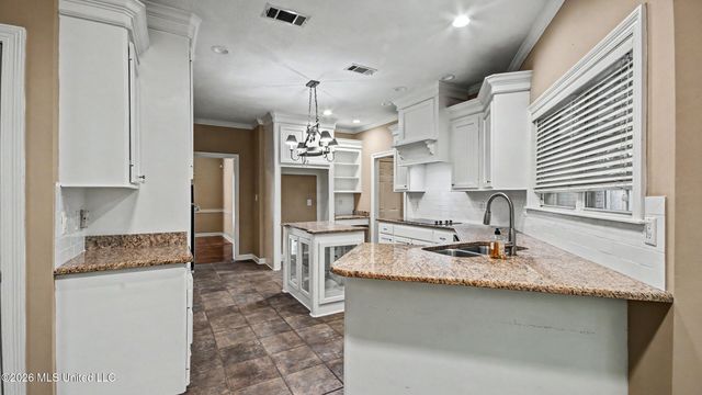 664 Spring Lake Drive, Pearl, MS 39208