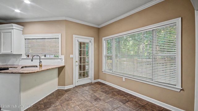 664 Spring Lake Drive, Pearl, MS 39208