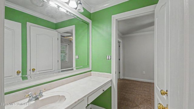 664 Spring Lake Drive, Pearl, MS 39208