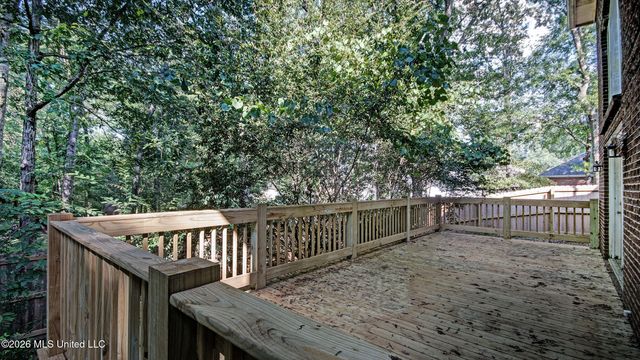 664 Spring Lake Drive, Pearl, MS 39208