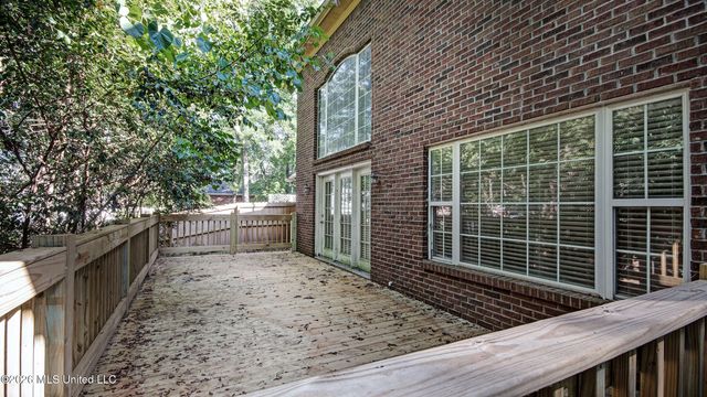 664 Spring Lake Drive, Pearl, MS 39208