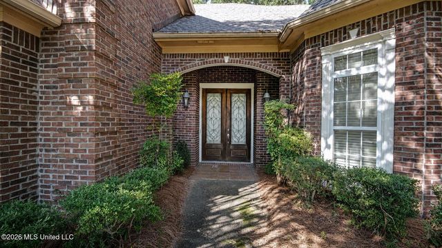 664 Spring Lake Drive, Pearl, MS 39208
