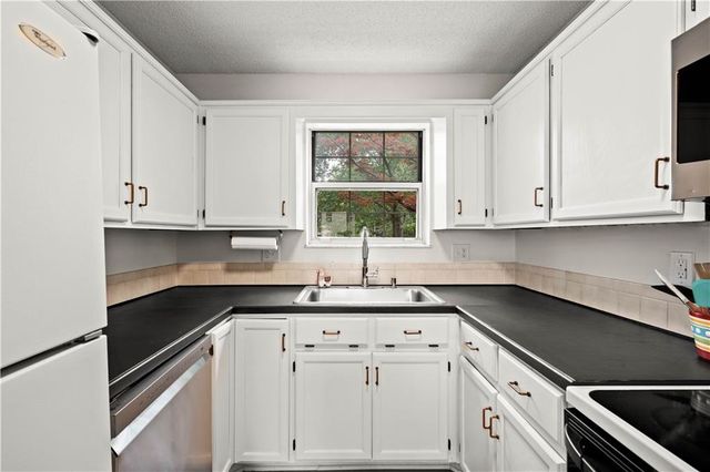 13326 Walnut Street, Kansas City, MO 64145