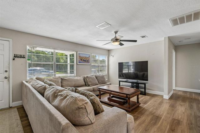 7210 14TH STREET N, St Petersburg, FL 33702