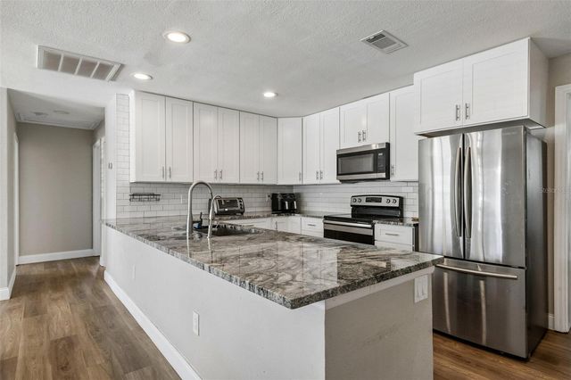 7210 14TH STREET N, St Petersburg, FL 33702
