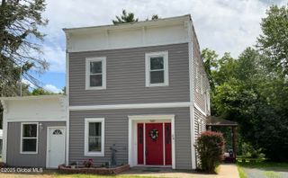 26 Halfmoon Drive, Halfmoon, NY 12188