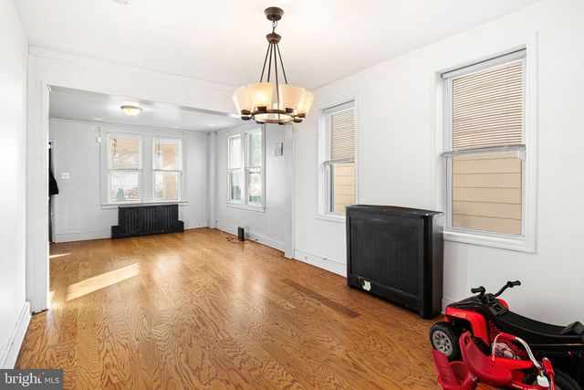 637 WALTON AVE, Beverly, NJ 08010