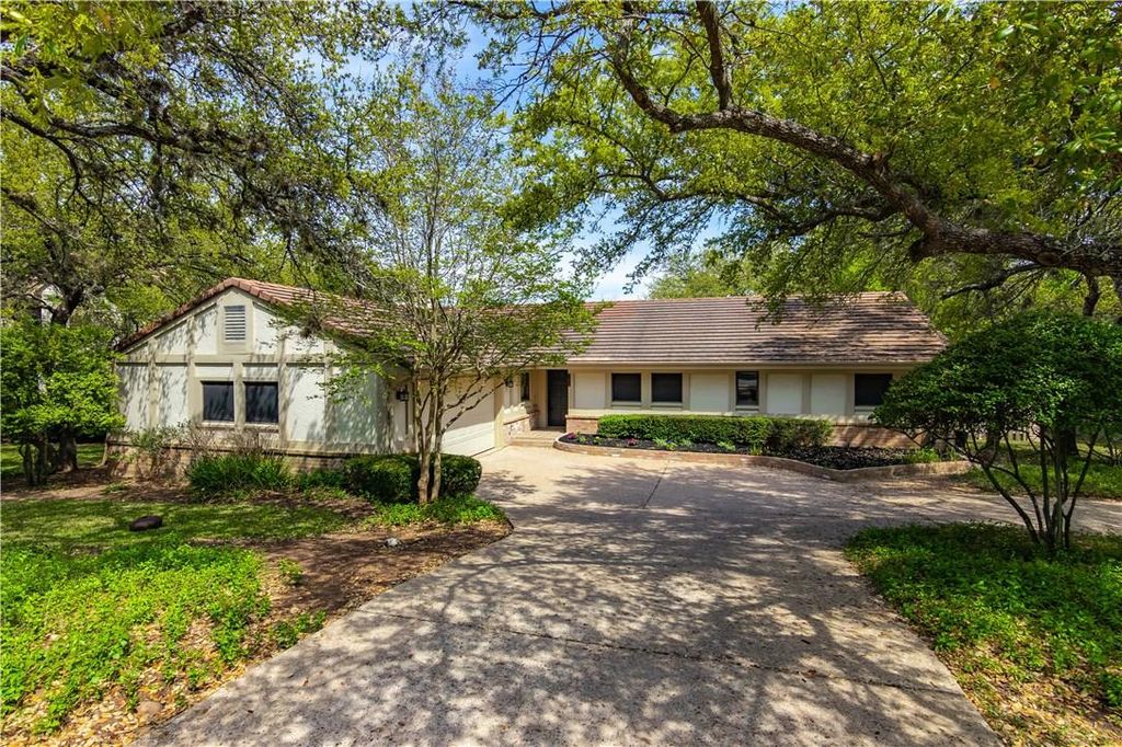 302 Timpanagos DR, Lakeway, TX 78734