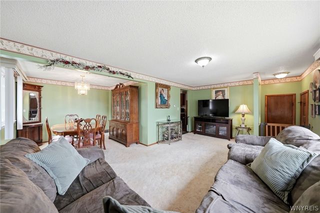 107 Bronx Drive, Cheektowaga, NY 14227