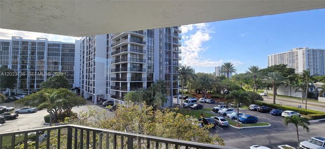800 Parkview Dr 430, Hallandale Beach, FL 33009