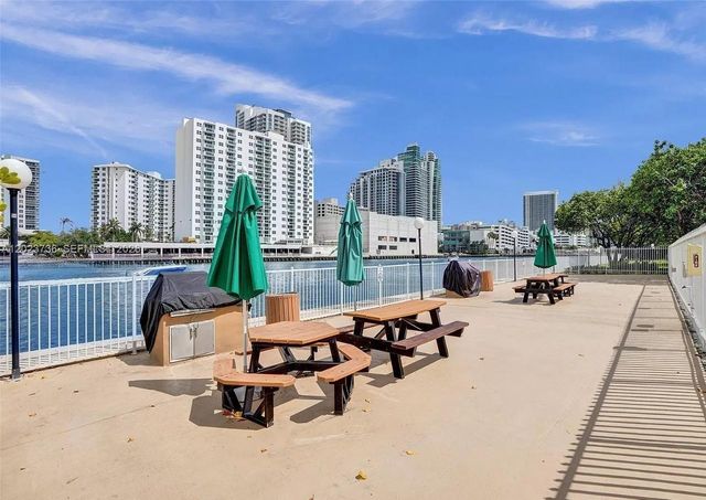 800 Parkview Dr 430, Hallandale Beach, FL 33009