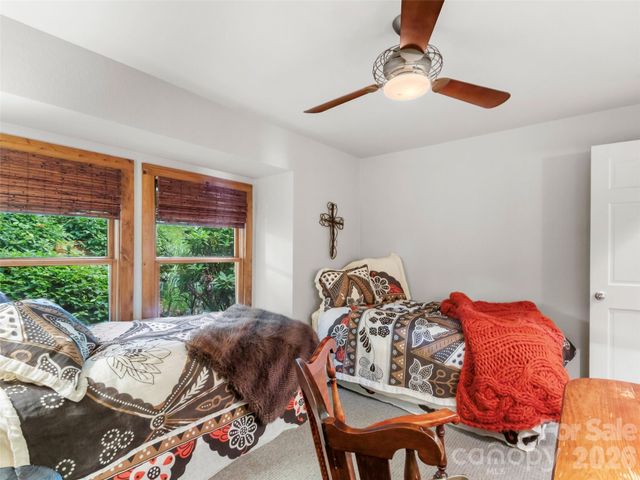 337 Rhododendron Lane, Burnsville, NC 28714