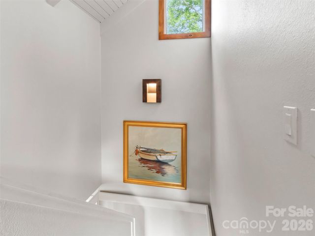 337 Rhododendron Lane, Burnsville, NC 28714