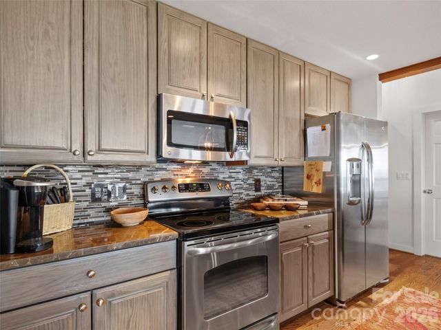337 Rhododendron Lane, Burnsville, NC 28714