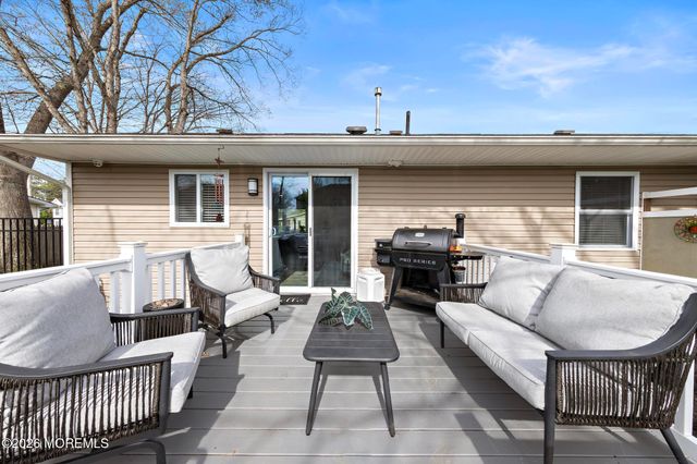 139 Bosun Avenue, Manahawkin, NJ 08050