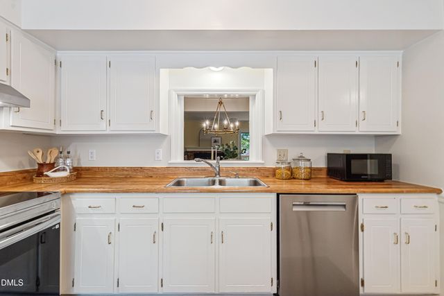 1523 Woodcroft Drive, Raleigh, NC 27609
