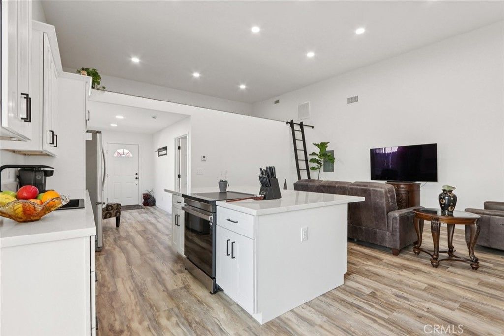 Image 10 of property listing at 30325 San Jacinto, Hemet, CA 92543