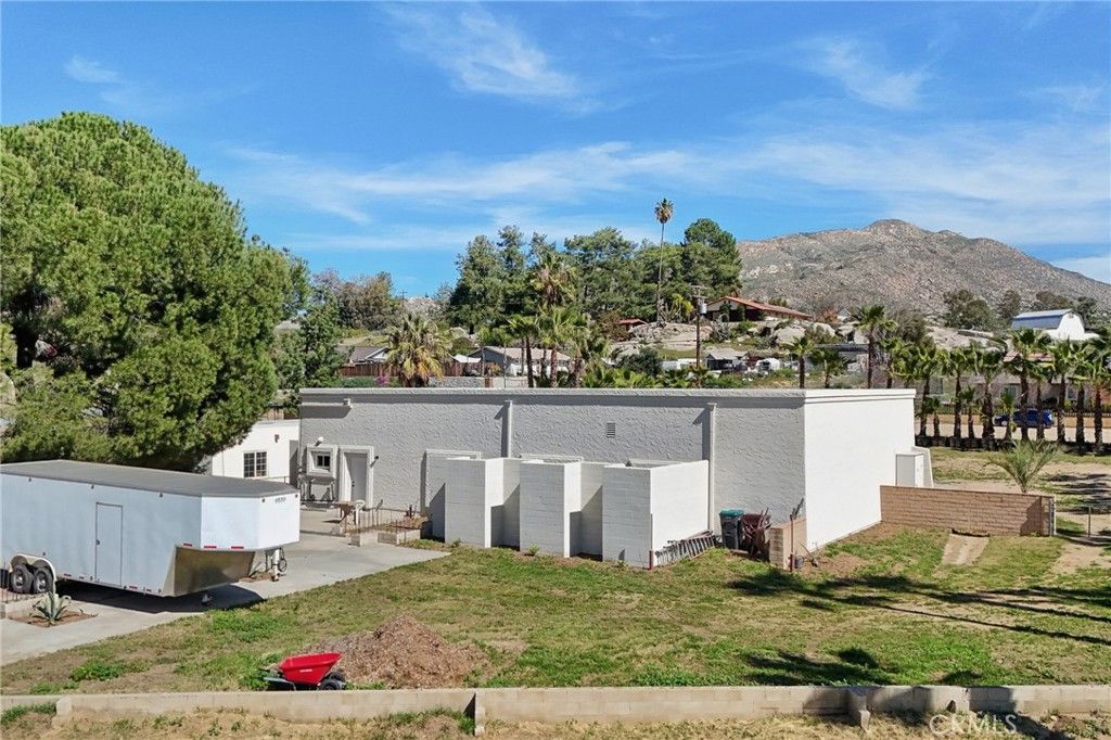 Image 37 of property listing at 30325 San Jacinto, Hemet, CA 92543