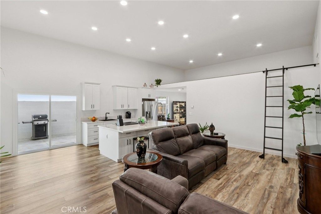 Image 4 of property listing at 30325 San Jacinto, Hemet, CA 92543