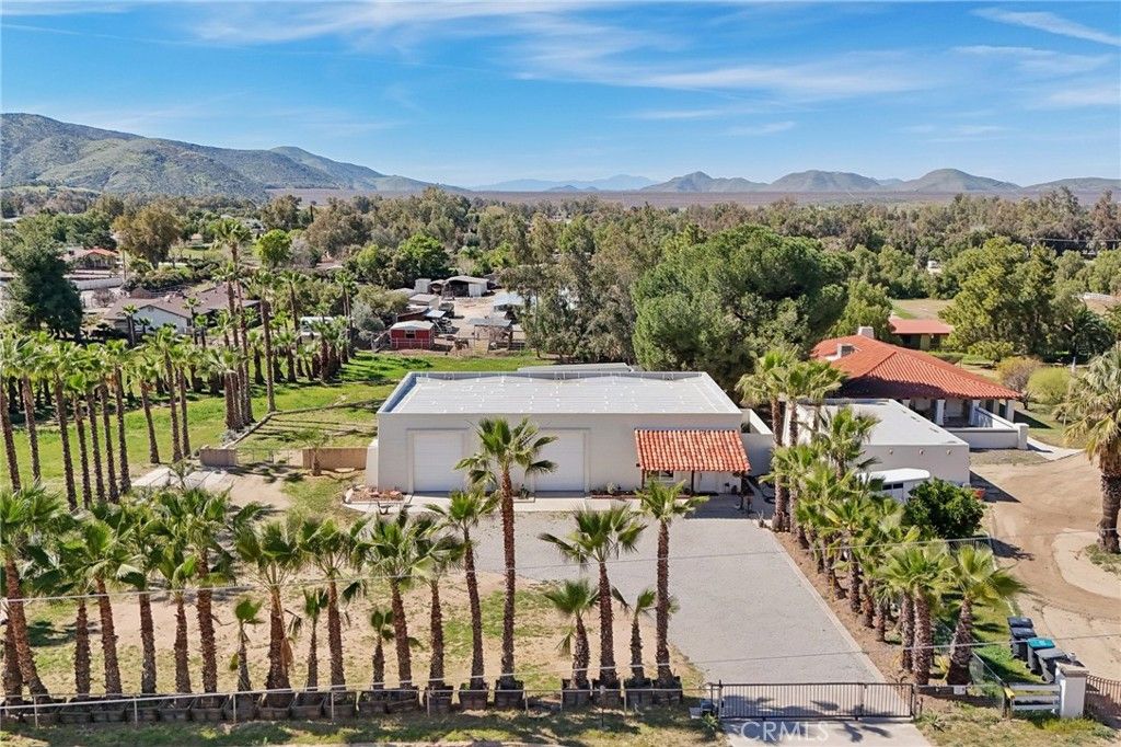 Image 41 of property listing at 30325 San Jacinto, Hemet, CA 92543