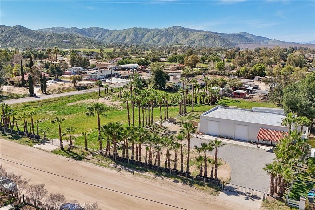 Image 42 of property listing at 30325 San Jacinto, Hemet, CA 92543