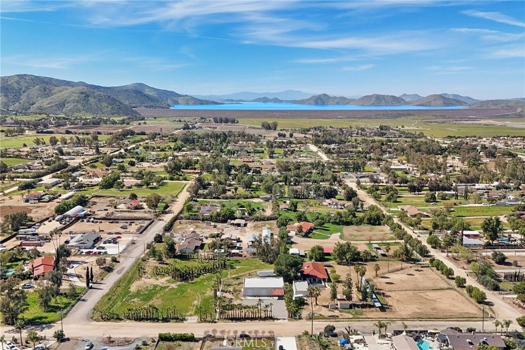 Image 43 of property listing at 30325 San Jacinto, Hemet, CA 92543