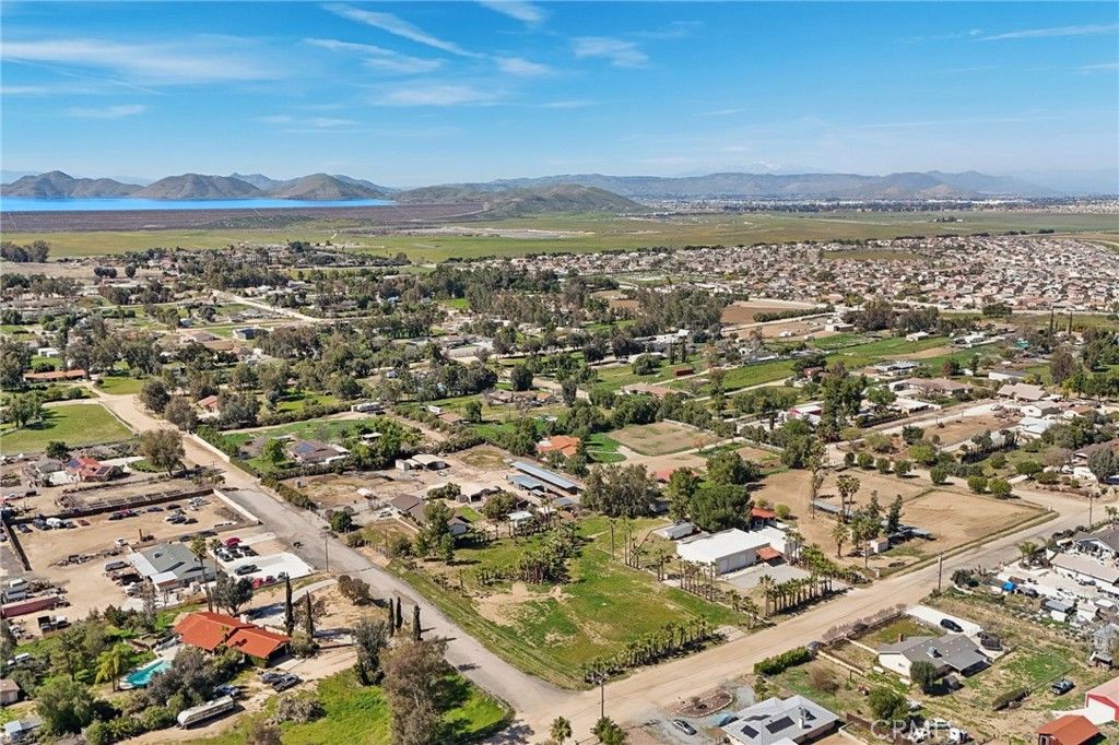 Image 45 of property listing at 30325 San Jacinto, Hemet, CA 92543