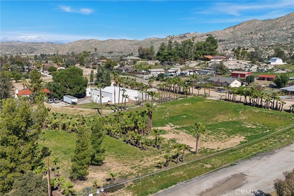 Image 53 of property listing at 30325 San Jacinto, Hemet, CA 92543