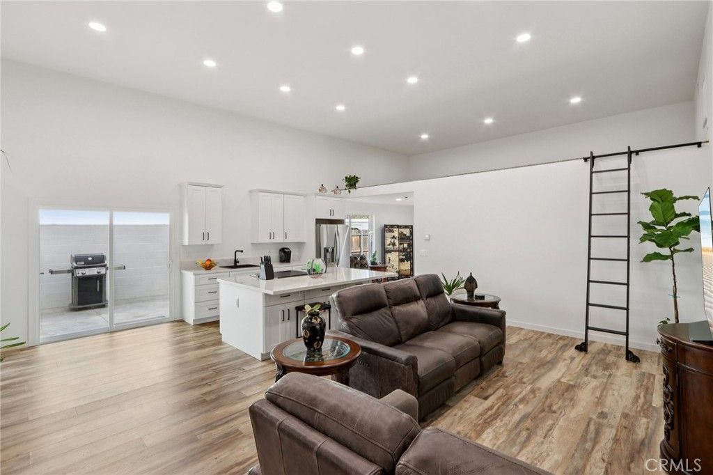 Image 58 of property listing at 30325 San Jacinto, Hemet, CA 92543