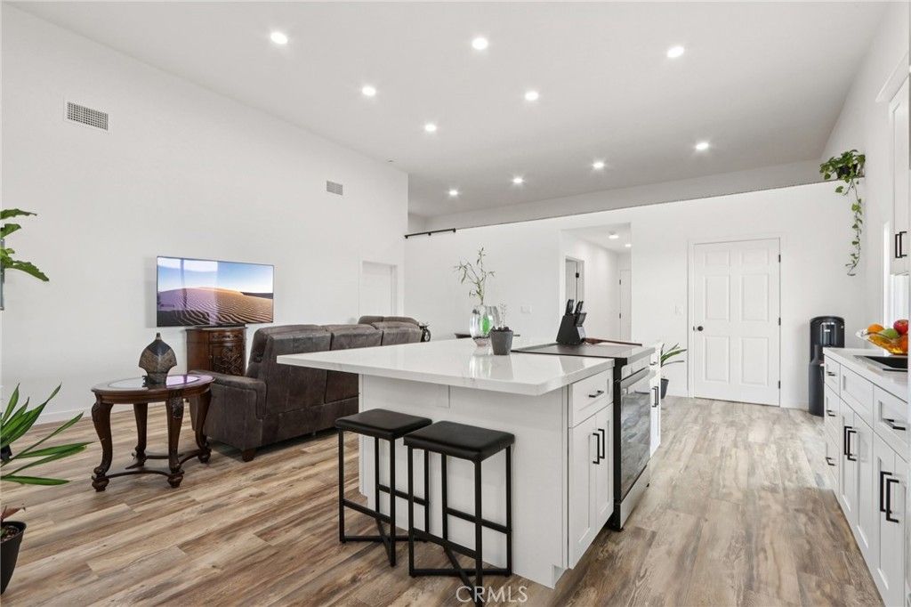 Image 60 of property listing at 30325 San Jacinto, Hemet, CA 92543