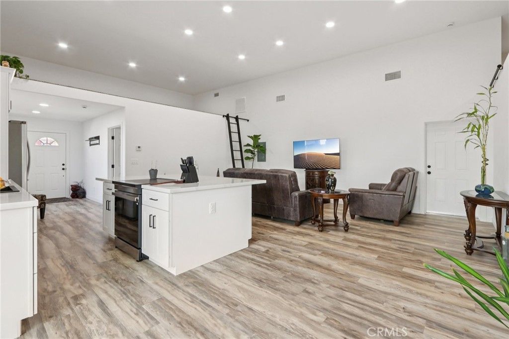 Image 64 of property listing at 30325 San Jacinto, Hemet, CA 92543