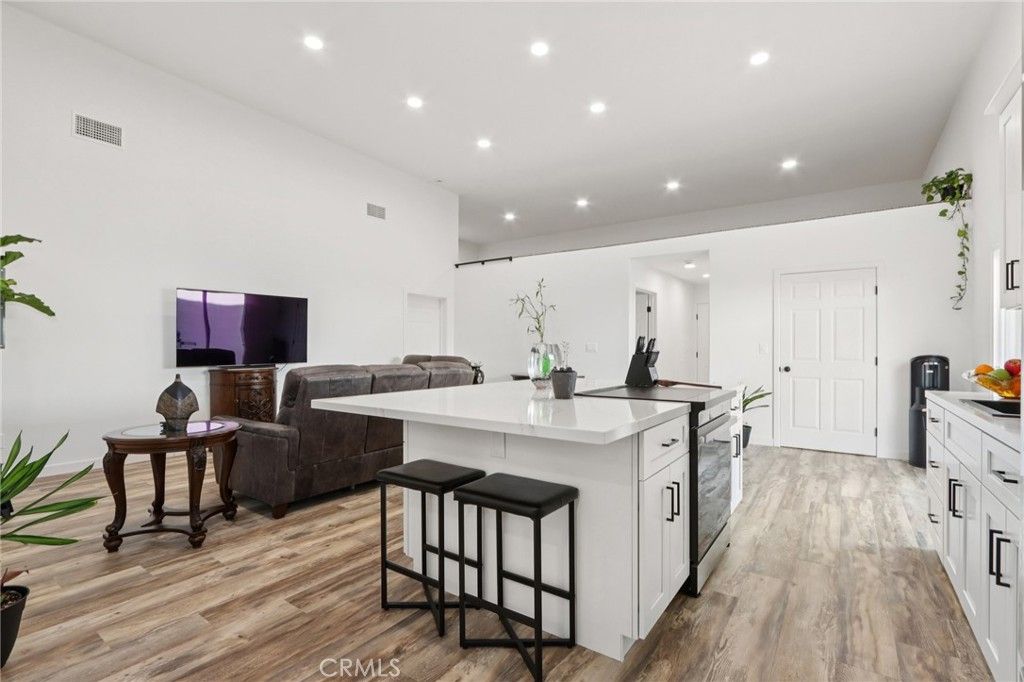 Image 7 of property listing at 30325 San Jacinto, Hemet, CA 92543