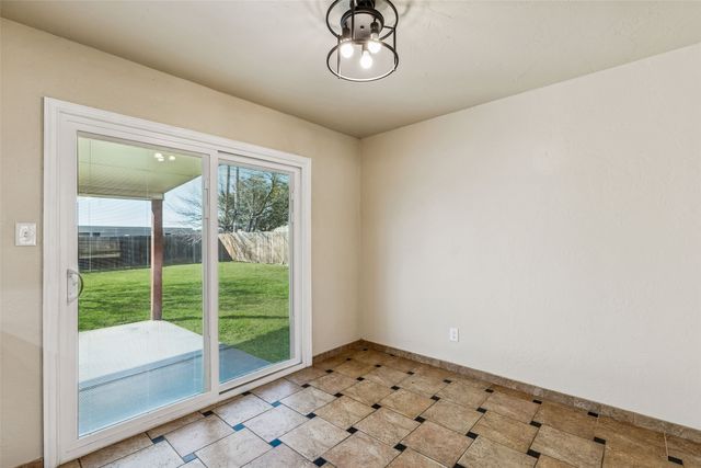 7005 Green Ridge Trail, North Richland Hills, TX 76182