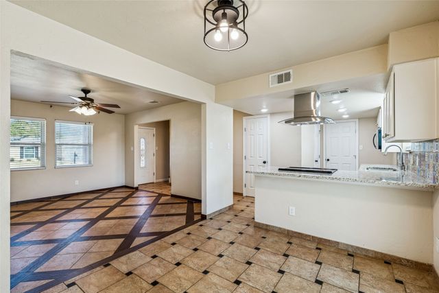 7005 Green Ridge Trail, North Richland Hills, TX 76182