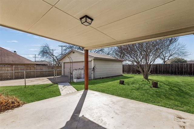 7005 Green Ridge Trail, North Richland Hills, TX 76182