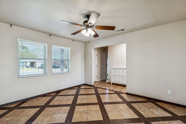 7005 Green Ridge Trail, North Richland Hills, TX 76182