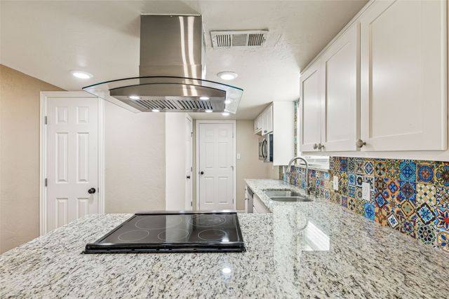 7005 Green Ridge Trail, North Richland Hills, TX 76182