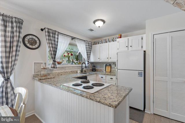8640 VALLEY DR, Waldorf, MD 20603