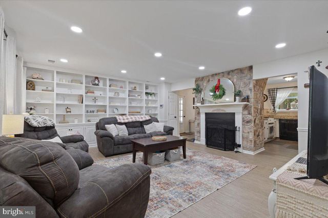 8640 VALLEY DR, Waldorf, MD 20603