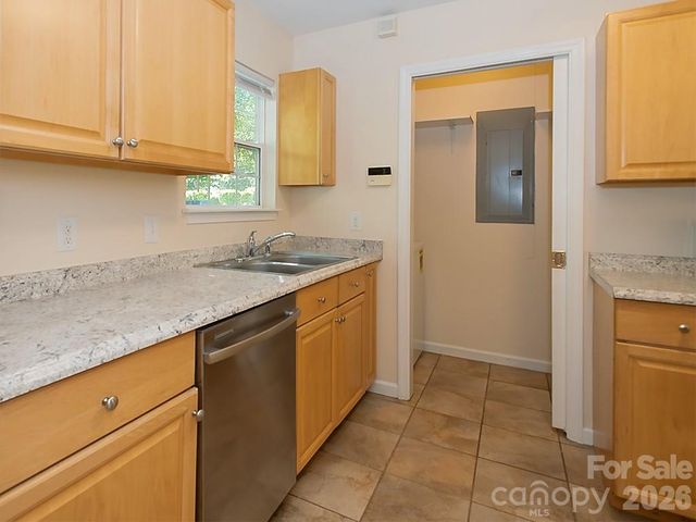 17 Pinecrest Drive, Asheville, NC 28803