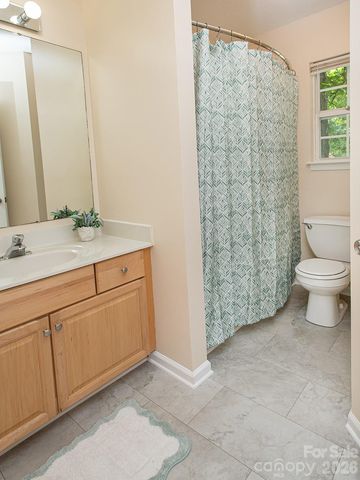 17 Pinecrest Drive, Asheville, NC 28803