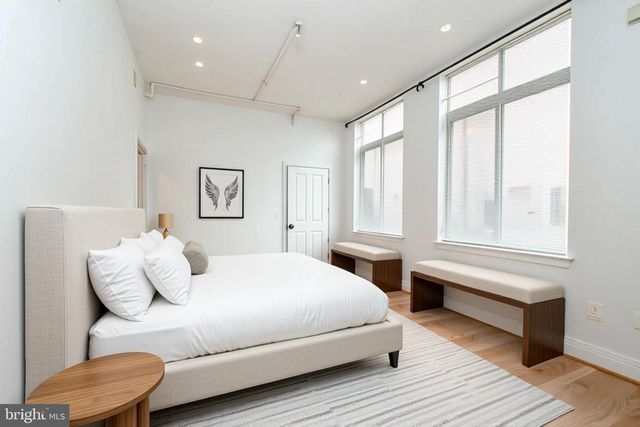 4490 MARKET COMMONS DR #302, Fairfax, VA 22033