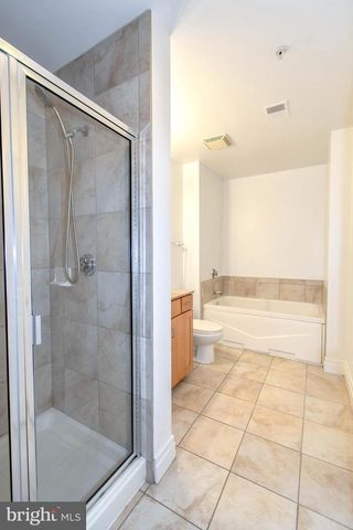 4490 MARKET COMMONS DR #302, Fairfax, VA 22033