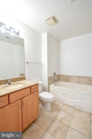 4490 MARKET COMMONS DR #302, Fairfax, VA 22033